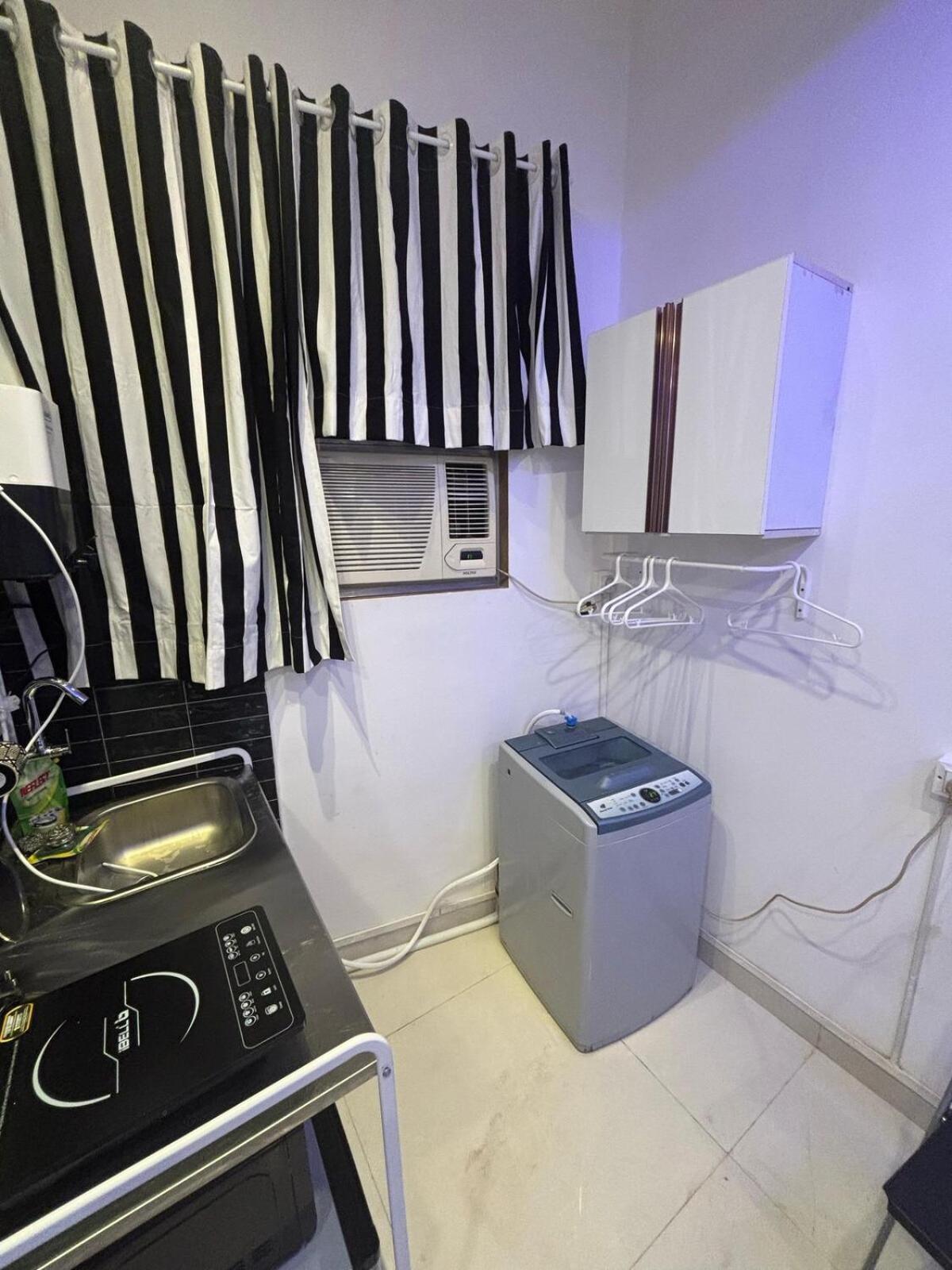 Apartament Ivy Splendour Dice Private Studio, Oshiwara *